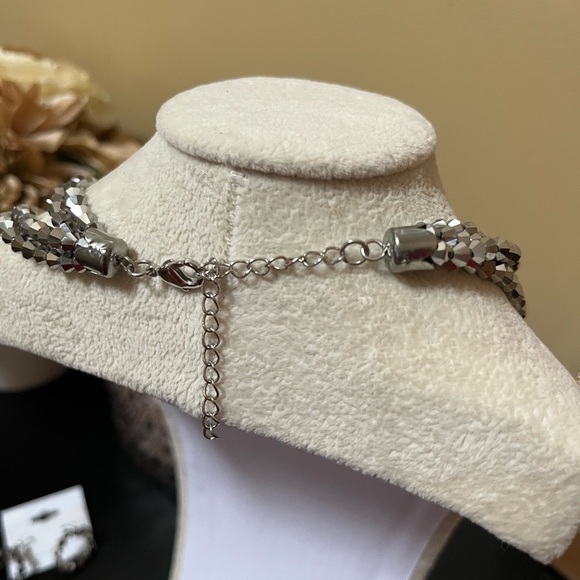 Vintage Sparkling Silver Beaded Necklace with Matching Dangle Earrings Fashion - Picture 4 of 10